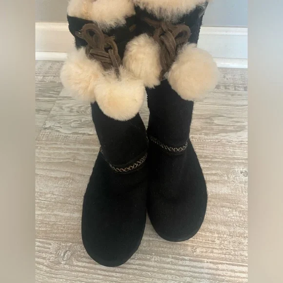 Black ugg boots with pom poms store